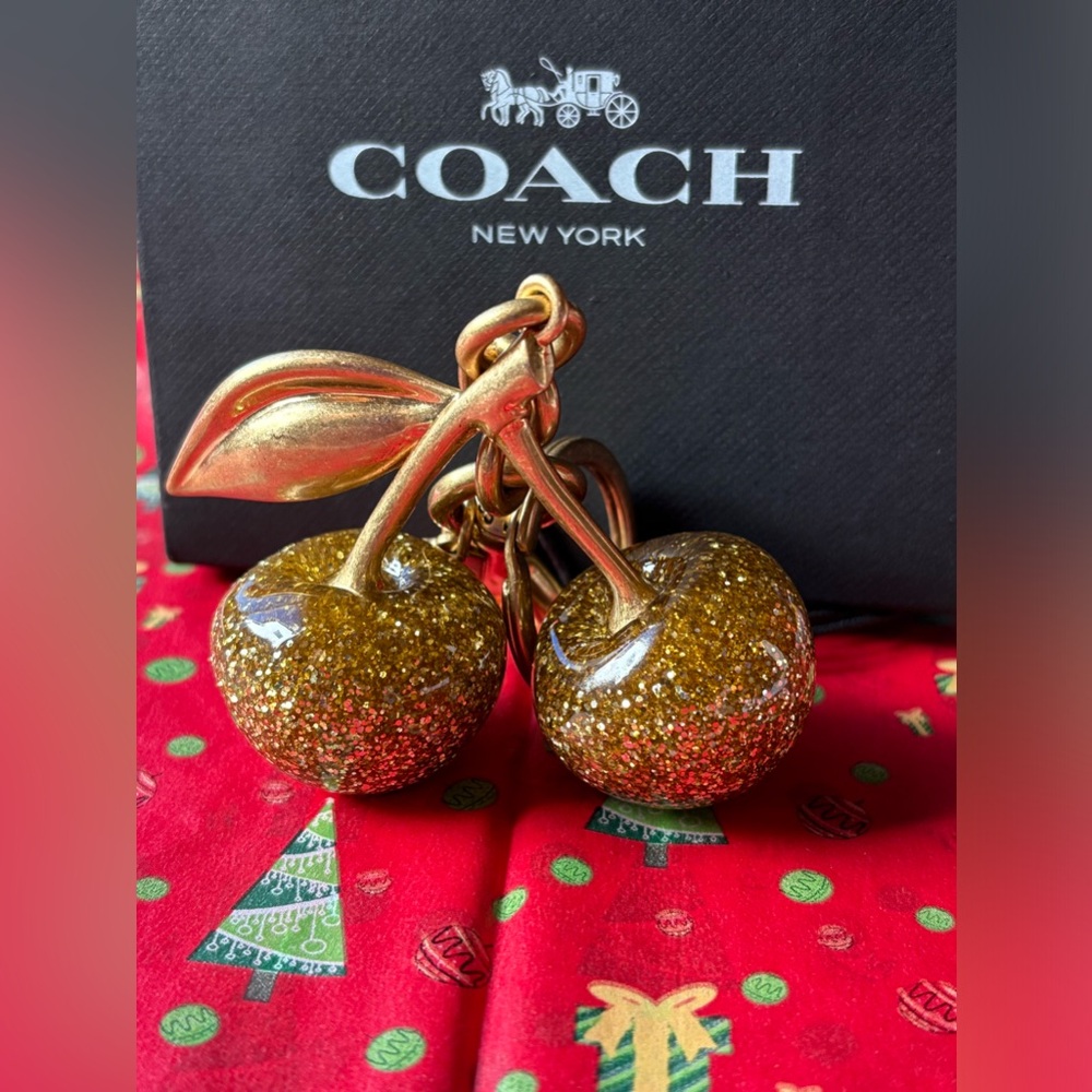 🍒 CHERRY BAG CHARM 🍒NWT 🍒 - Picture 2 of 16
